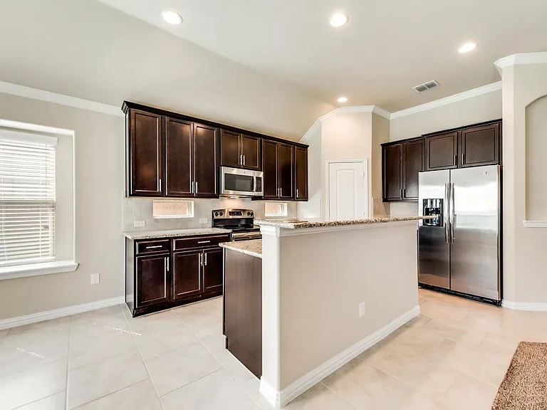 1312 Nacona Dr — Photo 6