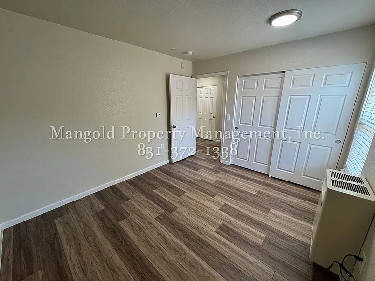 Sunset Park Apartments — Photo 6