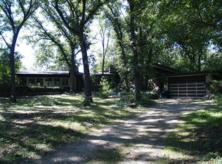 12612 S Pawnee Rd, Palos Park, IL 60464