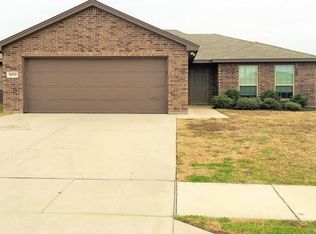 8413 Weeping Cherry Ln, Fort Worth, TX 76140