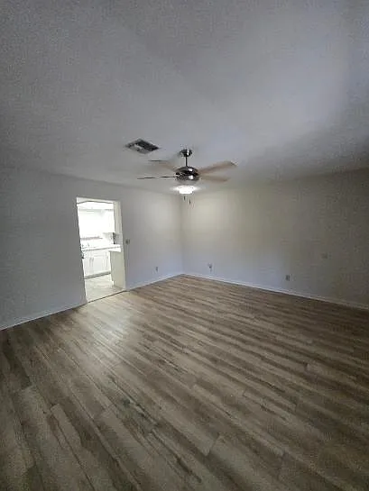 5464 Phillips St — Photo 4