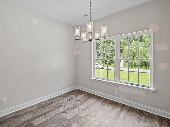 5th image of 281 Deer Rd