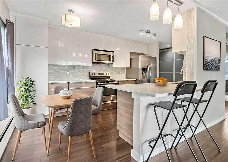 1st image of 1512 N 16th Ave SW #204