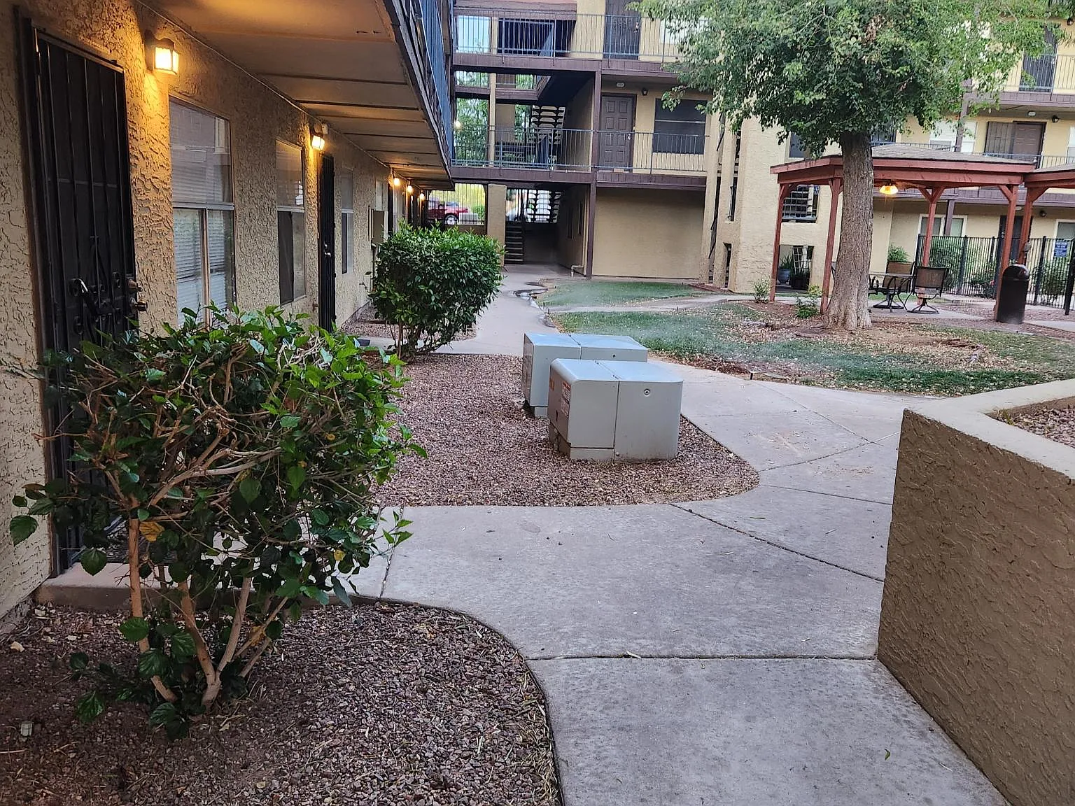 2 bed, 846 sqft, $1,400 — Photo 2