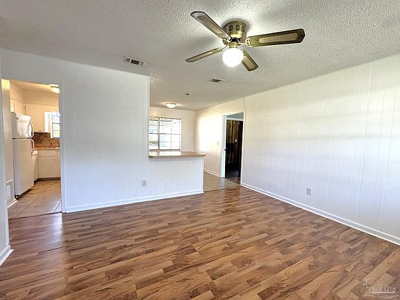 3rd image of 1820 Nestle Dr