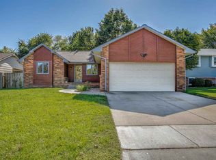 11705 W Rolling Hills Dr, Wichita, KS 67212