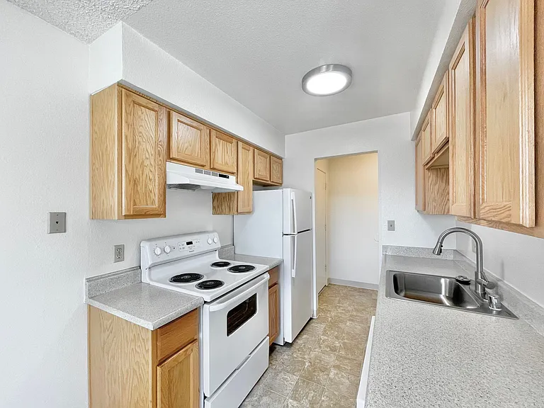 Arden Oaks Apartments — Photo 20