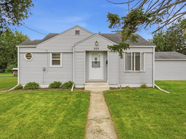 203 Pearl Ave, Loves Park, IL 61111