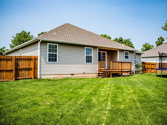 Back View Sod Lawn