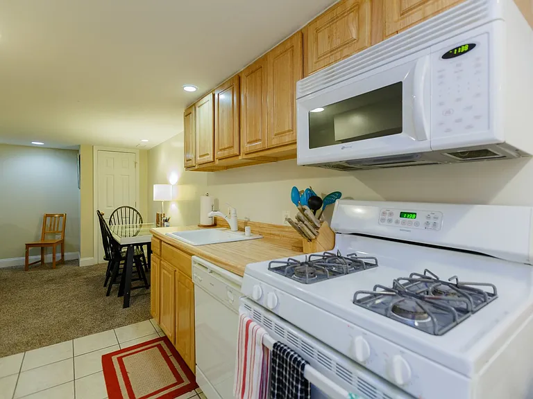 435 Manor Pl NW — Photo 19