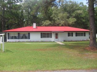 1157 Oak St SW, Darien, GA 31305