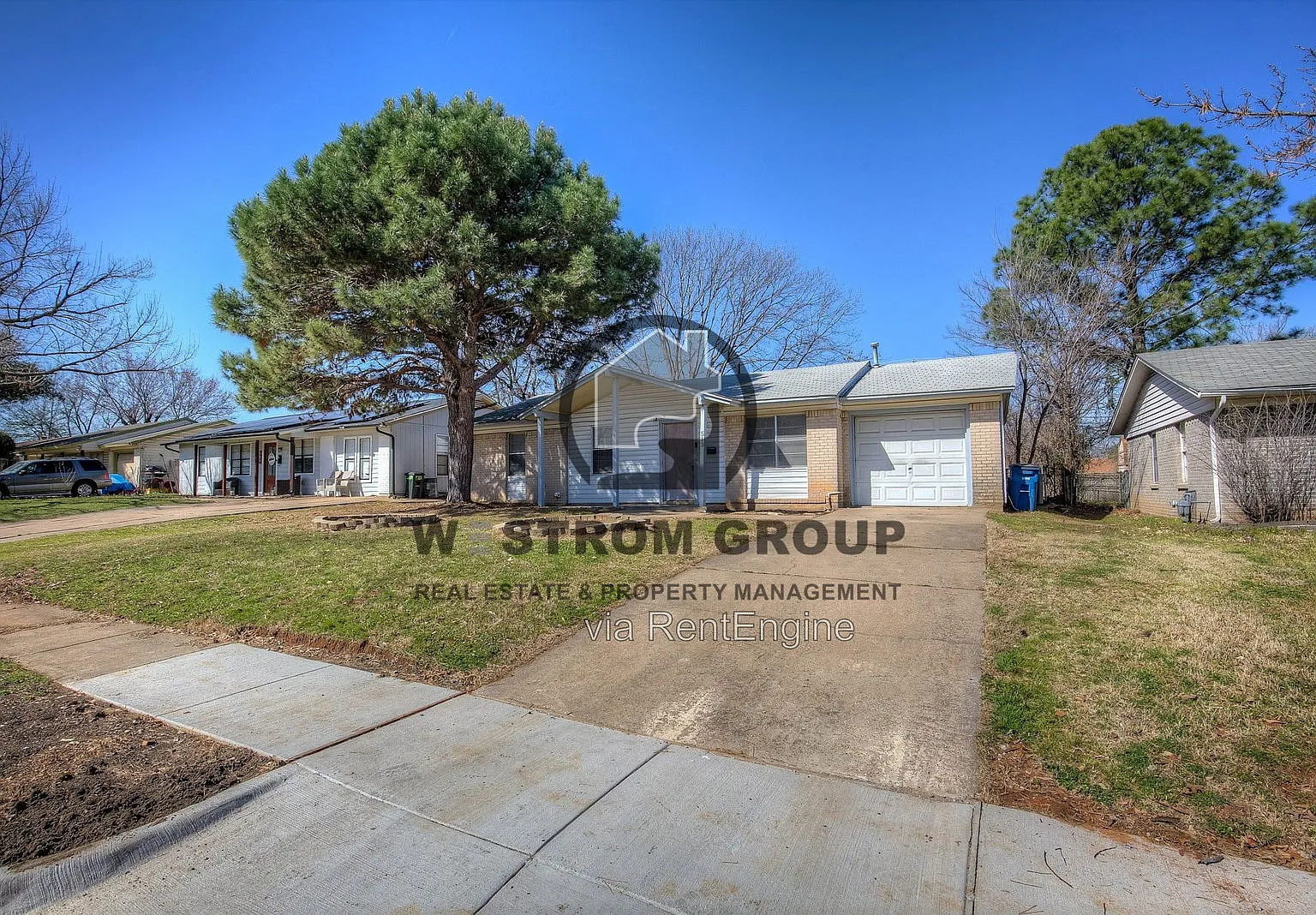 3 bed, 1.0 bath, 999 sqft, $1,695 — Photo 2