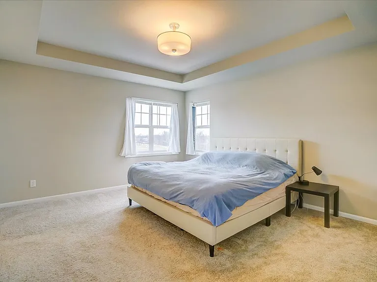 601 Tawny Elm Pkwy — Photo 23