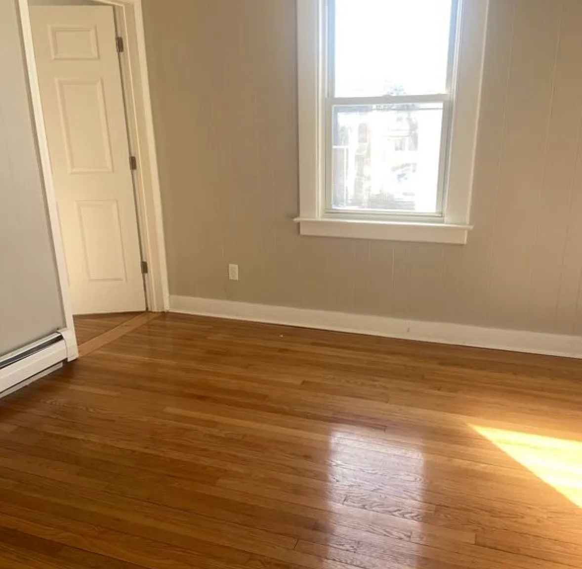 2 bed, 1.0 bath, 850 sqft, $1,800 — Photo 2