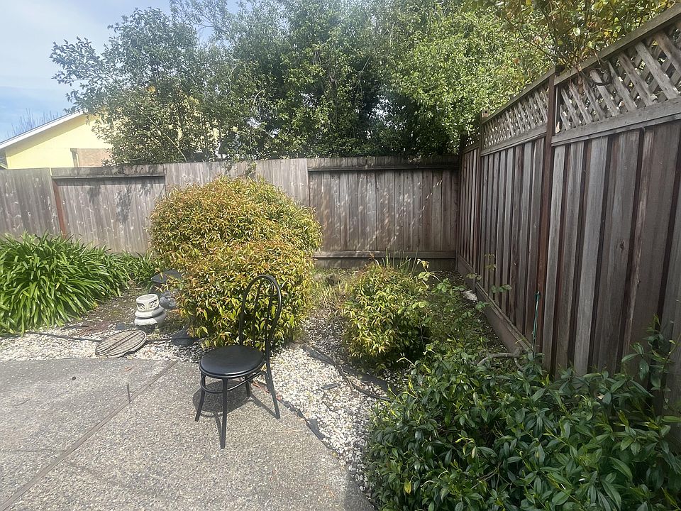 2nd image of 7852 Medallion Way