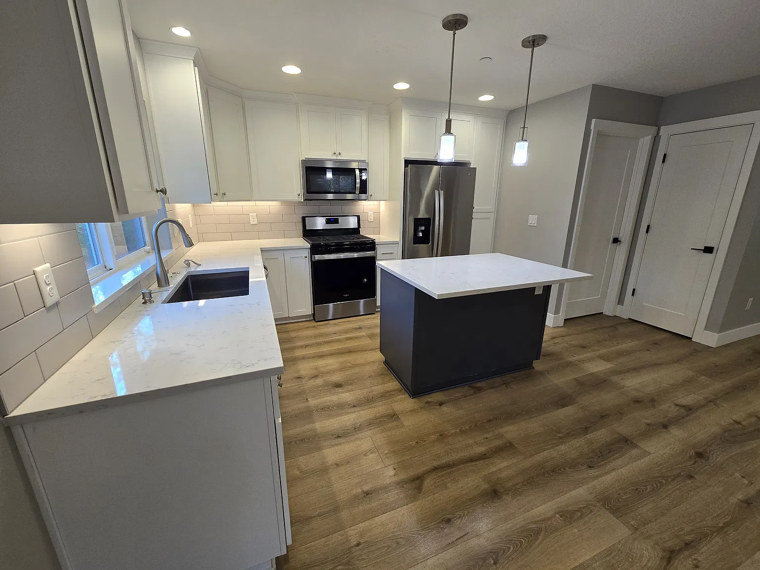 3 bed, 1700 sqft, $2,900 — Photo 4