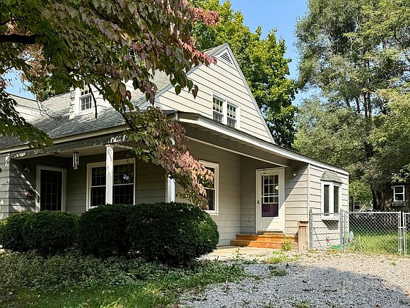 2nd image of 612 Dehart St