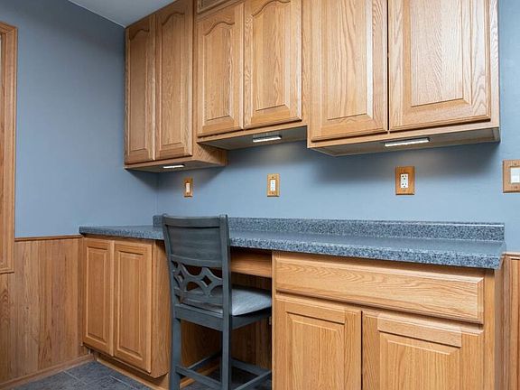 5th image of 4920 Waukegan Dr