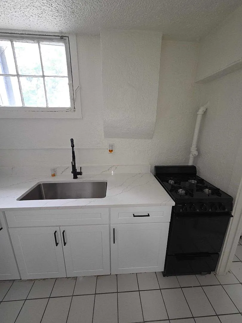 828 E 100 S - 828 E Unit 6 — Photo 2