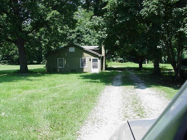 2nd image of 930 E Morgan Dr