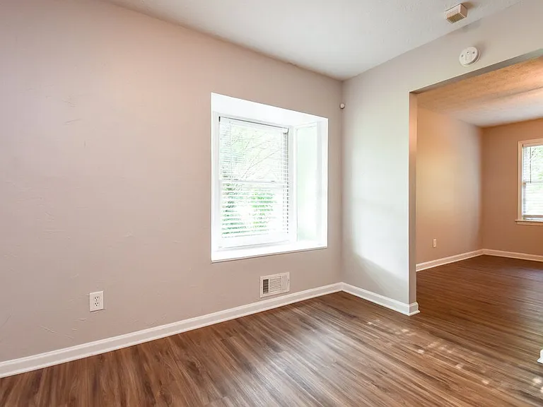 900 Orris Ln SW — Photo 5