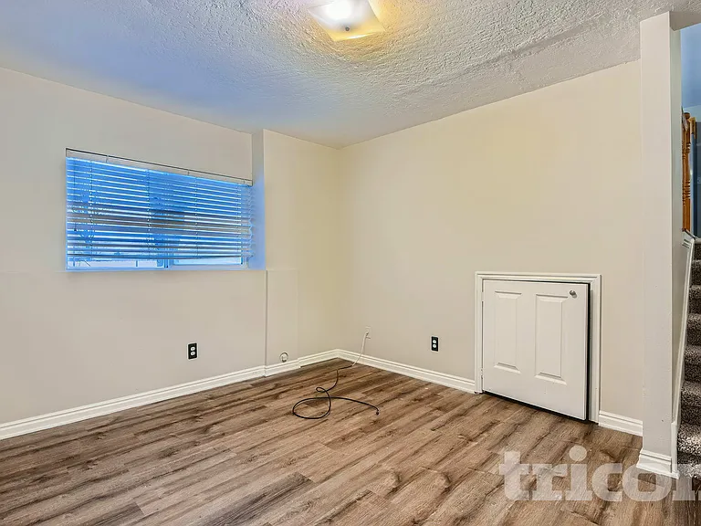 725 N 1010 W — Photo 13