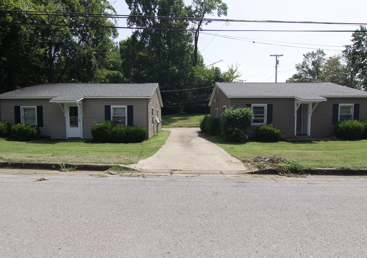 Robb Avenue-749 /751 (x4) — Photo 2