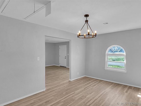 5th image of 3215 E Virgin St