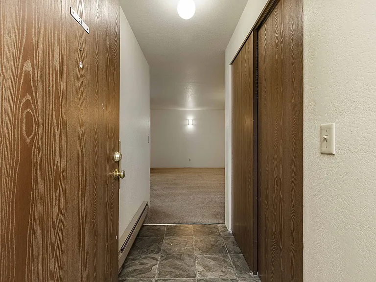 Dry Creek Apartments — Photo 20