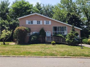 96 Amherst Dr, Yonkers, NY 10710