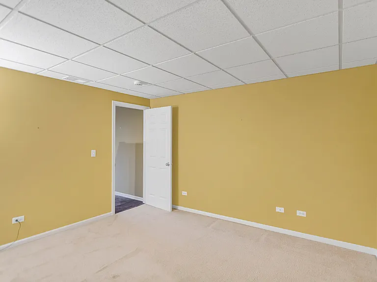 3N812 John Greenleaf Whittier Pl — Photo 72