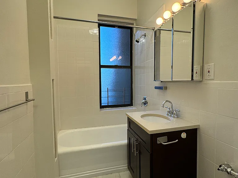 509 Cathedral Pkwy #5A — Photo 7