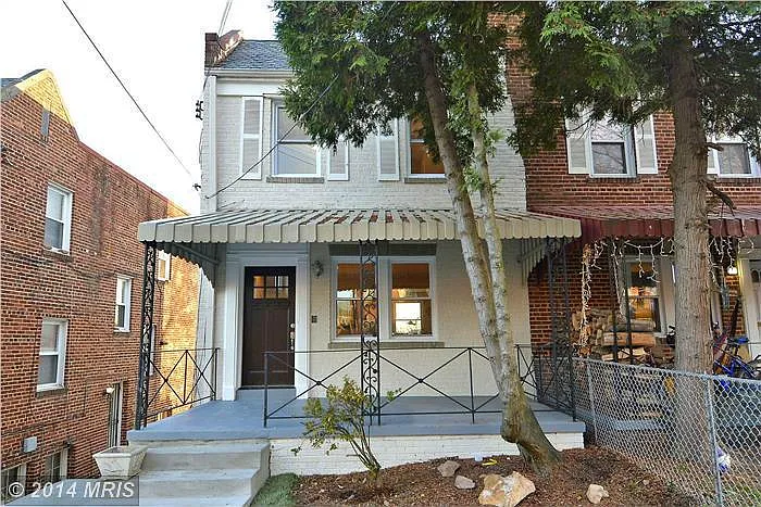 407 Oneida St NE photo 1