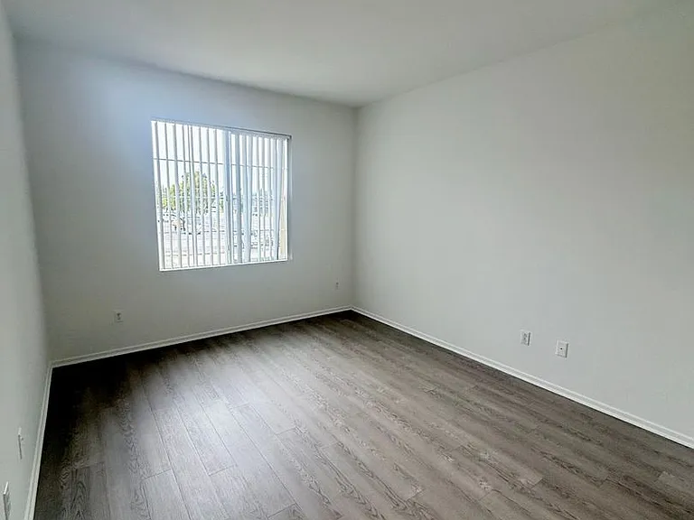 6785 Knott Ave — Photo 16