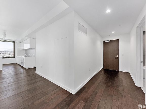 5th image of 1000 3rd St #1405