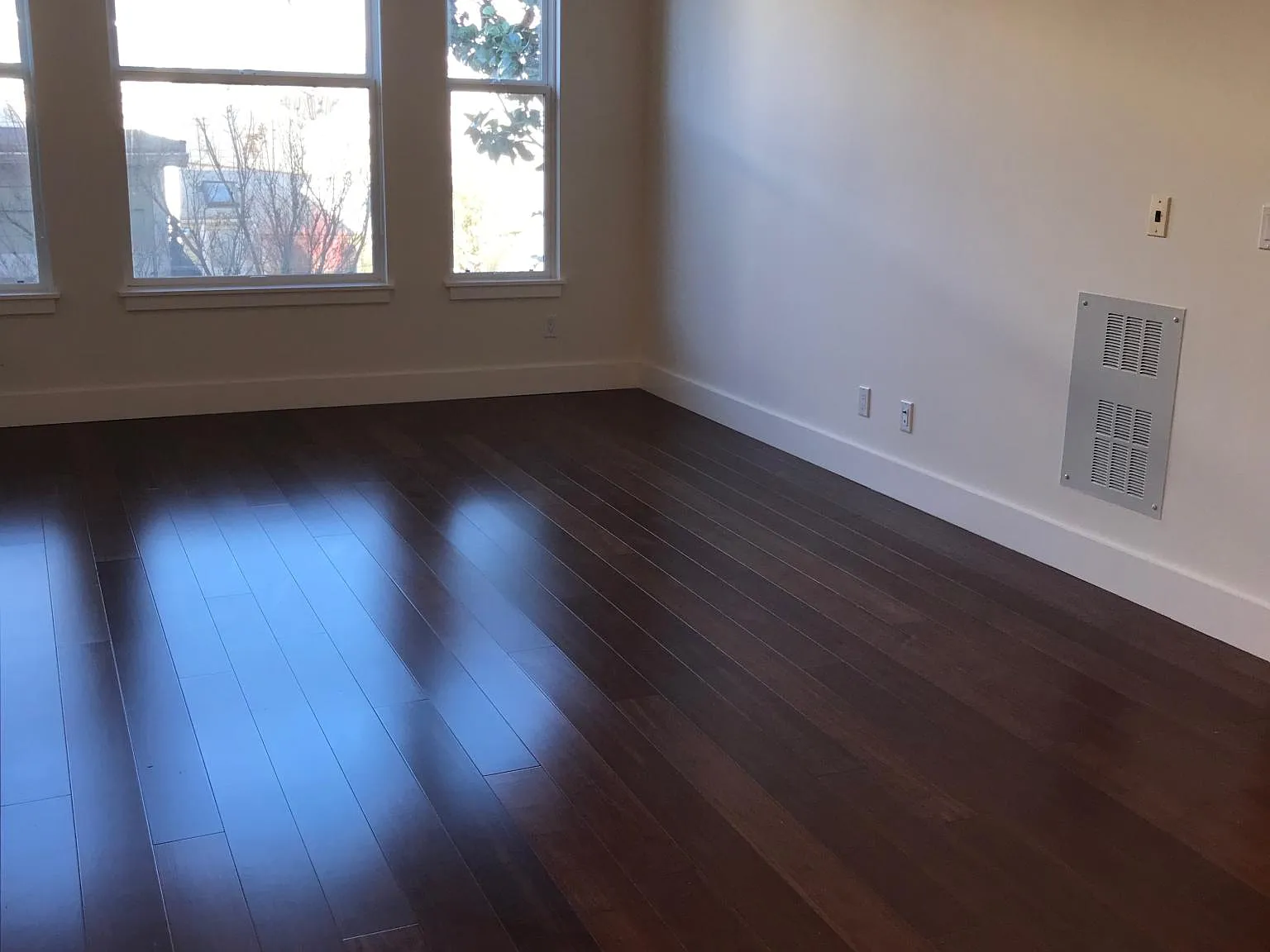 2 bed, 1050 sqft, $6,295 — Photo 4