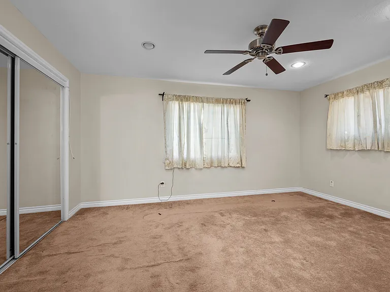 2260 Altadena Ave — Photo 12