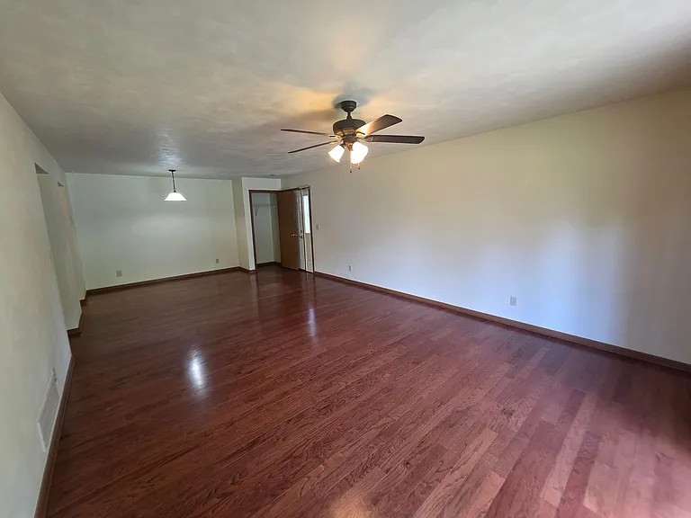 6315 Garrett Ln — Photo 51