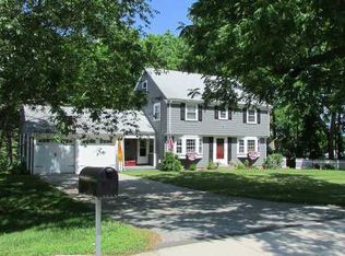 16 Pleasant View Ave, Smithfield, RI 02828