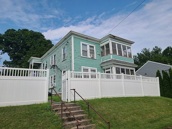 3rd image of 308 Hilldale Ave