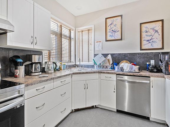 4th image of 9512 154th St NW
