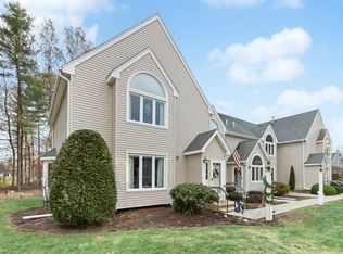 35 Pilgrim Village Rd APT 901, Taunton, MA 02780