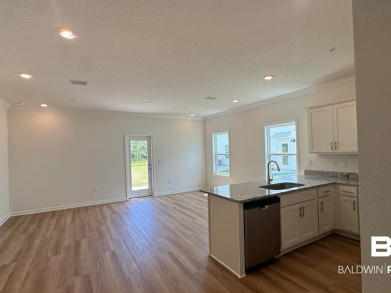 4144 Lost Bay Dr — Photo 3