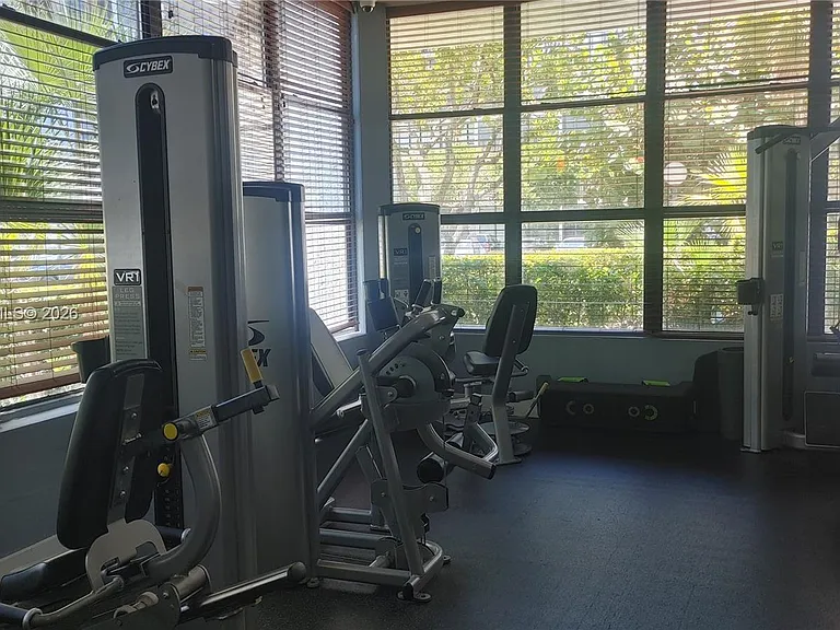 1000 Parkview Dr #125 — Photo 38