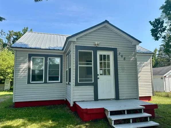 208 Byron St, Cheboygan, MI 49721