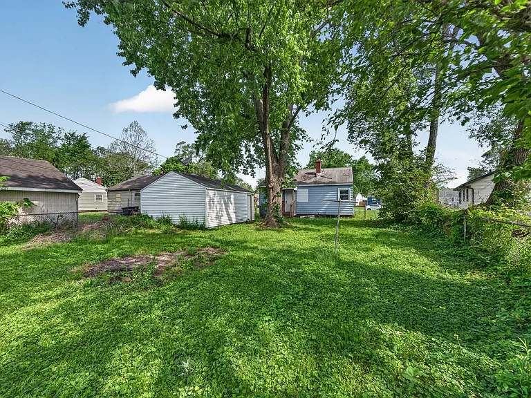 3220 Vermont Pl — Photo 12