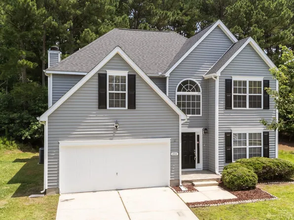 204 Trevor Ridge Dr, Holly Springs, NC 27540