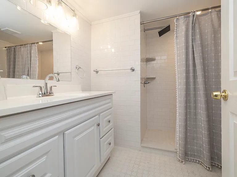 37 Hickory Rd — Photo 13