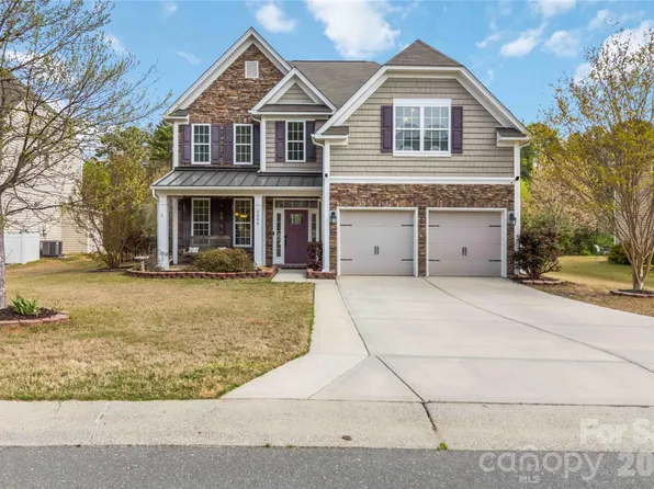 2049 Lakebridge Dr, Fort Mill, SC 29715