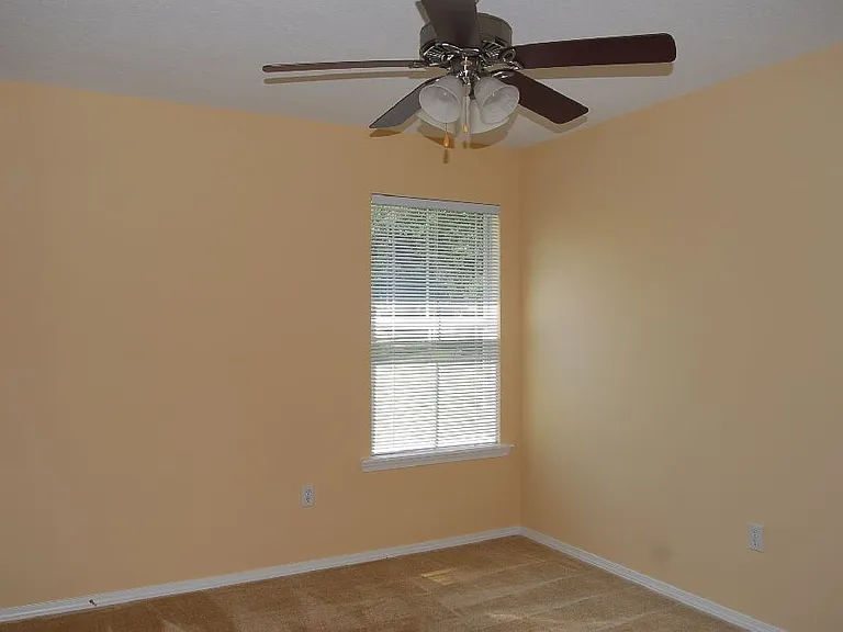 232 Lantana Blvd — Photo 2